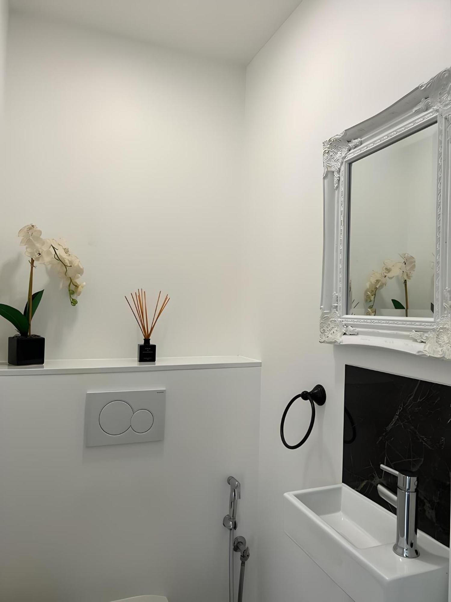 Appartement Avec Jardin Prive - 2 A 4 Voyageur Chaville Exterior foto